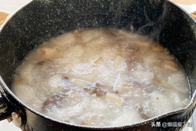 冬至到了，有条件别忘给家人炖这锅热汤，驱寒暖胃寓意好