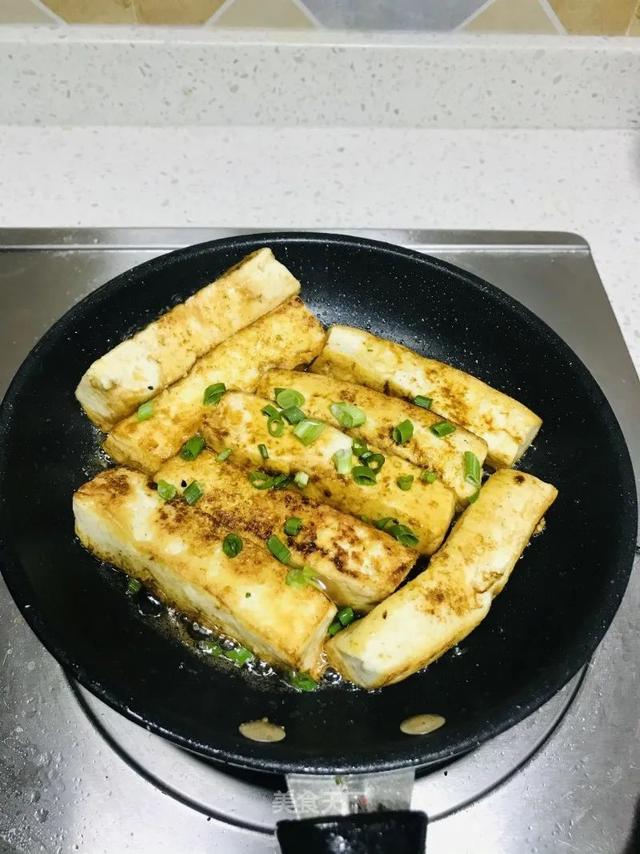 孜然豆腐：吃出烧烤味，好吃到停不了口！