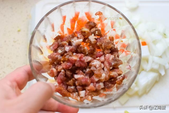 「超级宝妈」孩子最爱的早餐，有菜有肉还有奶，能量充足身体棒，我很乐意做
