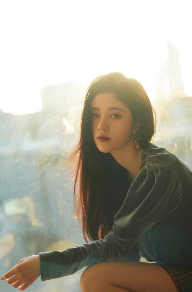 [天天观娱乐]鞠婧祎地位不保！日媒移情别恋，“四千年美女”称号易主