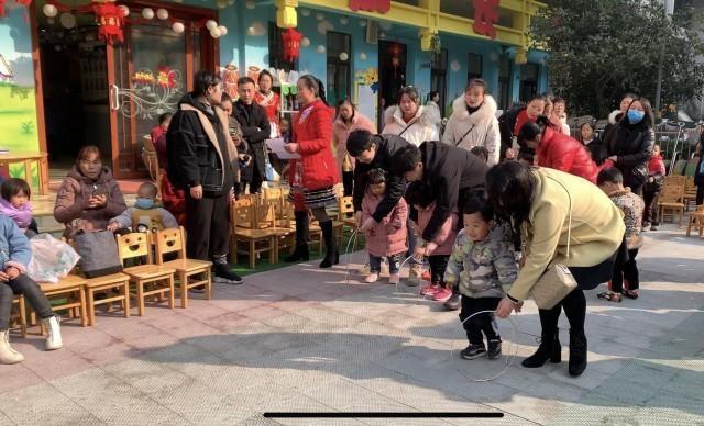 京师幼儿园举办&quot;庆元旦 忆民俗&quot;土家风情大联欢活动