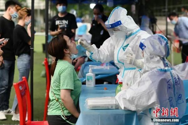 广州疫情出现物传人?"新冠肺炎病死率远超流感!"张文宏紧急提醒