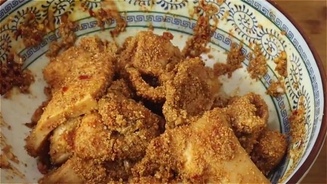 家常粉蒸肉，这样做真好吃，入口软糯，香味扑鼻，一点也不油腻