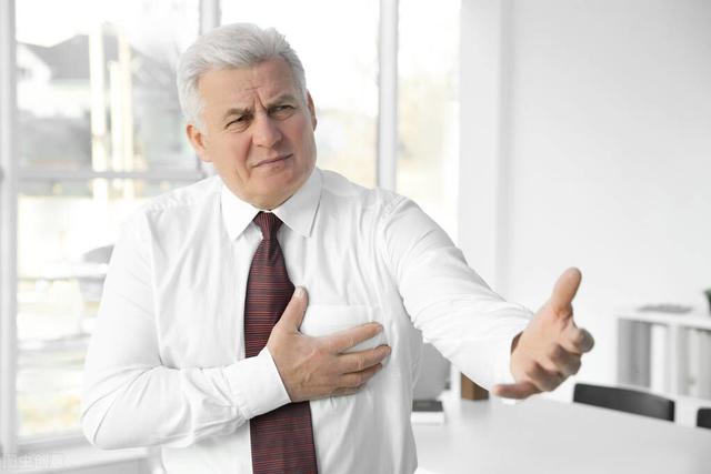 心脏脆弱的人，要尽量避开这4件事，或能减轻心脏的负担，别大意