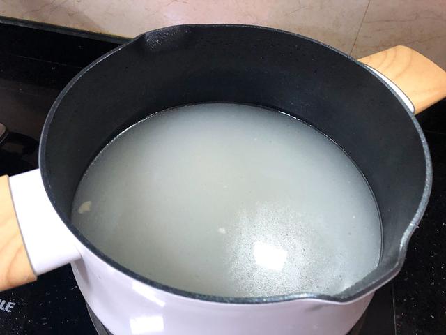 熬大骨汤，记住“2不放2诀窍”，汤汁浓白鲜美，味道香还没腥味