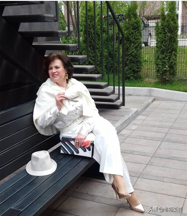 第五大道胖妈不敢穿白色?来借鉴这位俄罗斯博主的穿搭,其实方法就这几个
