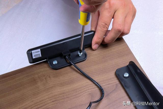 一张好桌子真的有那么重要么？网易严选电动升降桌给出了标准答案