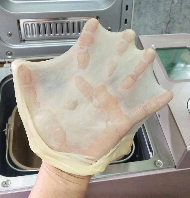 手把手教你做吐司，简单又好吃，松软香滑，奶香浓郁