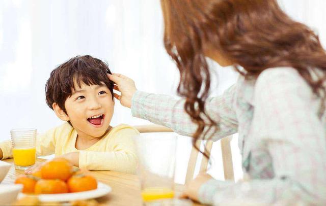 「超级宝妈」你还在追着孩子喂饭吗？了解孩子的＂内在驱动＂，才能更好把控