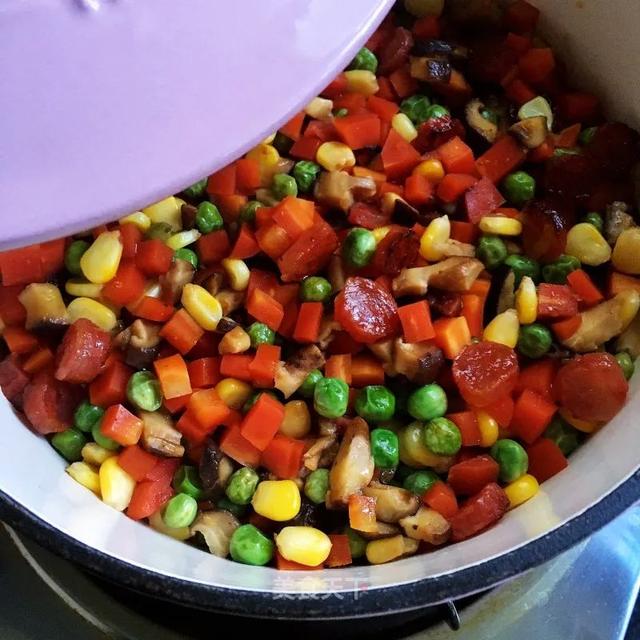 变着花样吃腊肠！醇厚浓郁，越嚼越香！还是小时候熟悉的味道