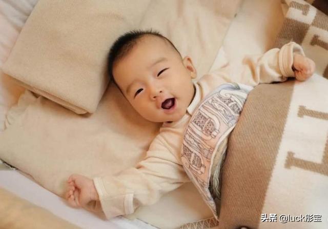 「你的育儿经」生产当天医生劝宝妈放弃宝宝,宝妈陷入痛苦不知如何是好