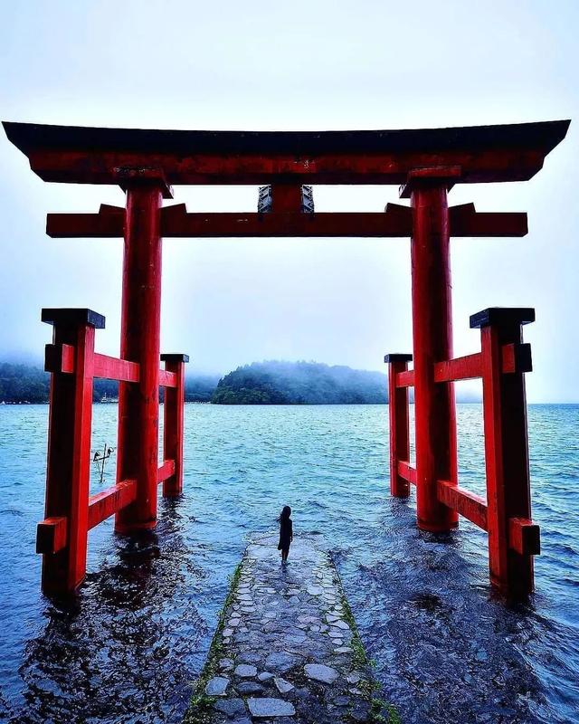 相亲相爱|暖心爸爸晒娃，却把孩子拍成宫崎骏动画，太治愈了