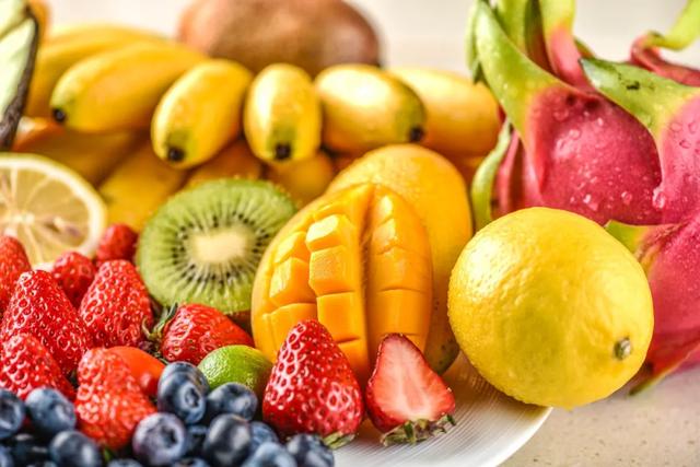 6大水果,活血降压,润肠通便!一张表告诉你水果怎么选