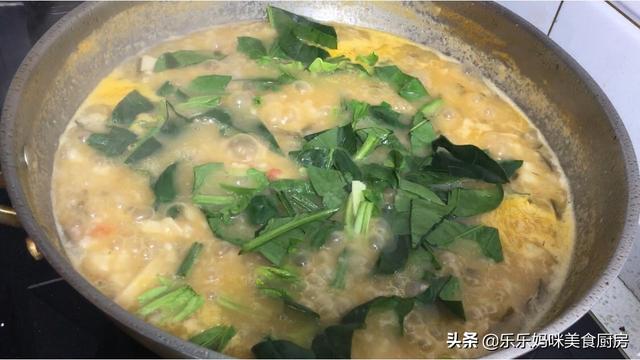 天冷早餐不能将就，5种食材做锅疙瘩汤，热乎乎的，全家吃美