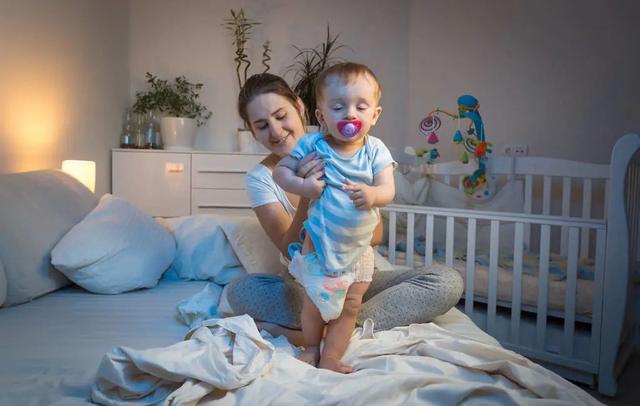 小树丫：宝宝睡眠的7个烦恼，教你逐一击破