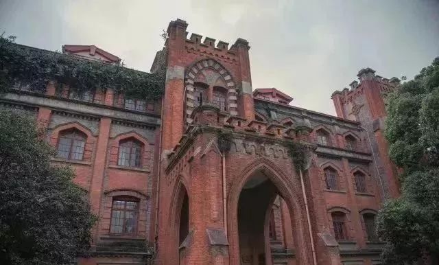 暖先生格调▲看完这些最美大学，我决定今晚再多学1小时！