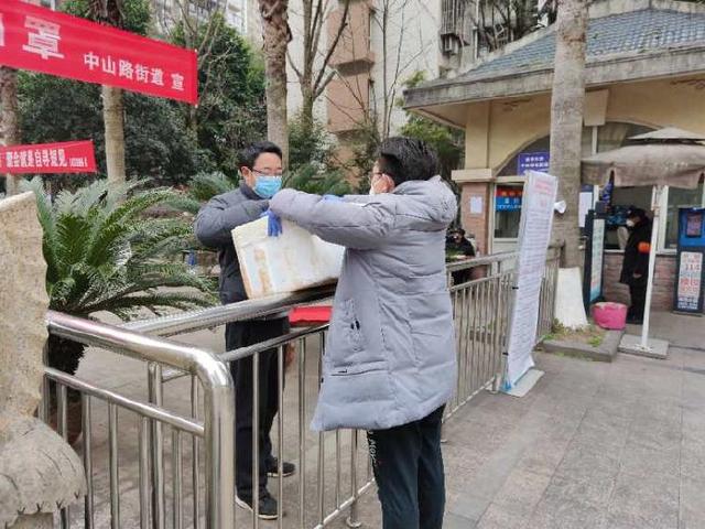 「上游新闻」一个月就打了一场“翻身仗”社区生鲜电商还远吗?