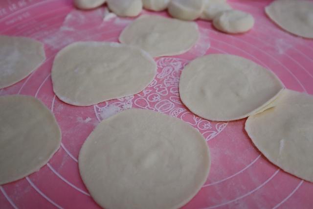 天一冷就馋热腾腾的饺子，这两种素菜做馅料，比肉馅还好吃