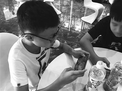 【超级宝妈】若家庭允许，建议早给孩子买这4种玩具，远离手机，越玩越聪明