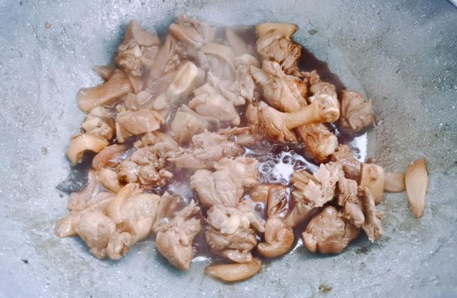 冬天，吃牛羊肉不如吃它，15块钱1斤，好吃不上火