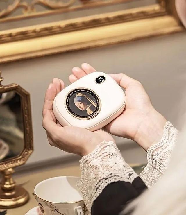 魔法相机暖手“神器”，能当充电宝还能做暖手器，5秒快速制热