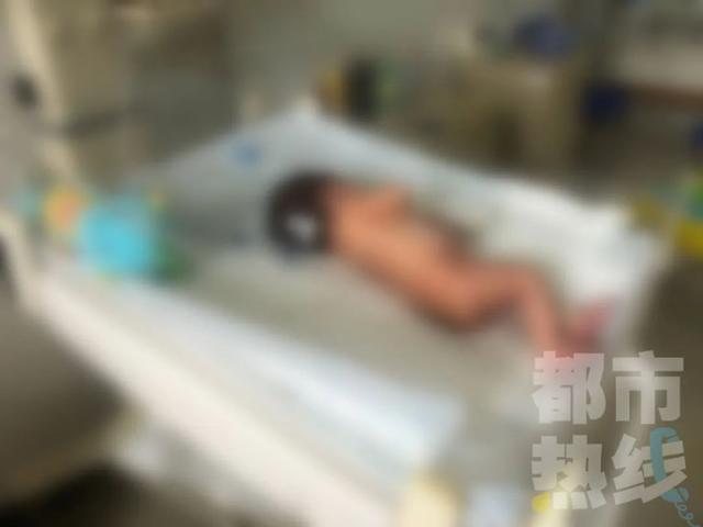 超级宝妈■发病率三万五千分之一！男婴竟长出“球形尾巴”，出生6小时后西安医生为他手术