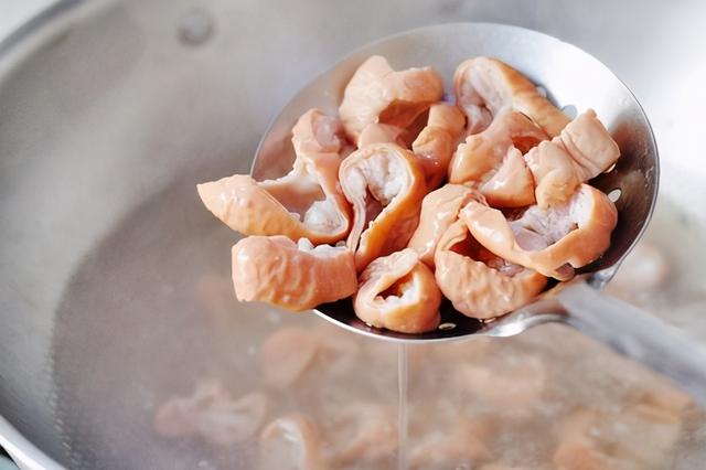 大肠豆腐不会炖？教你这3招，大肠不腥气，豆腐不烂，入味又好吃