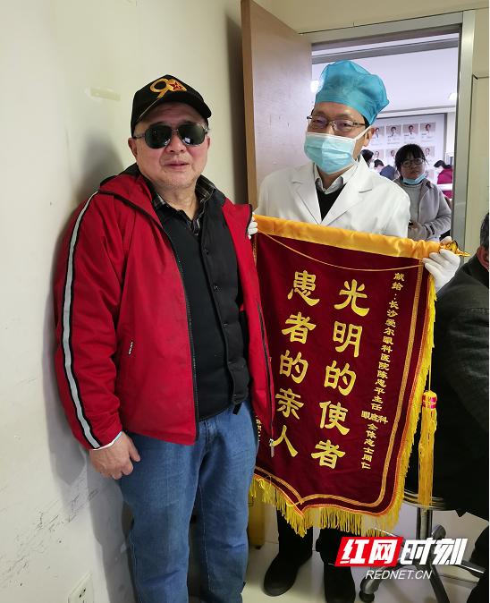 黄斑|71岁老人看东西变形 医生：这是“眼睛的心脏”出了问题