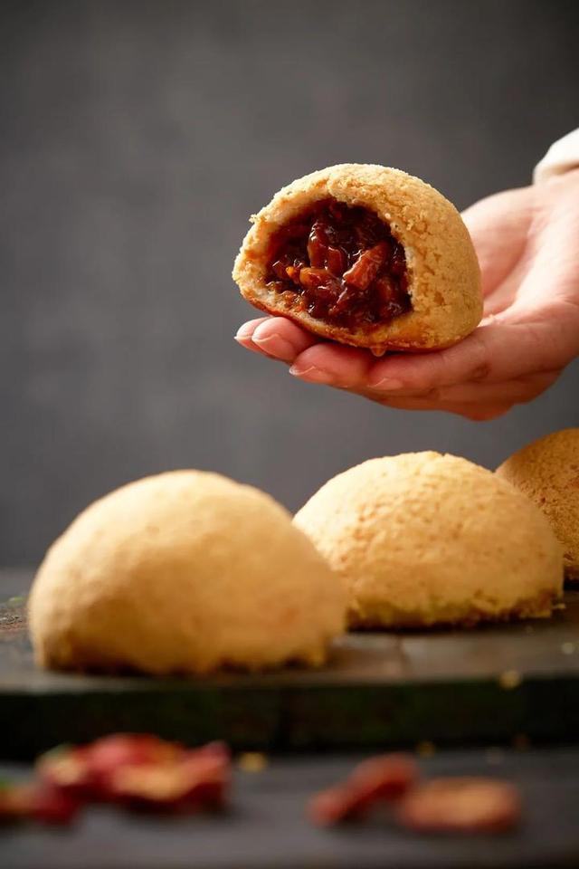 蝴蝶里秋冬新品上市，这家主打广式点心的茶餐厅三十年只专注手工制作，招牌乳鸽不容错过