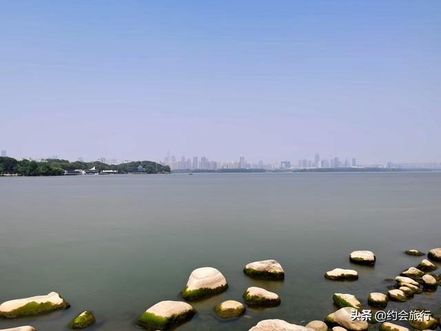 趣旅游▲五一小长假去武汉东湖绿道骑行，在百花与山水间探秘江城绮丽之春