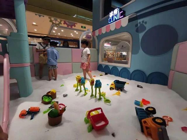 不知道怎么陪孩子玩？赶紧带着宝贝来漫奈斯成长乐园吧