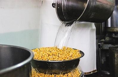 “001”号！好吃又有故事的马桥豆腐干，开出上海首家直营店