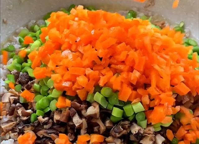 天冷吃芋头，就爱这个做法，又香又糯，Q弹爽滑，全家都喜欢