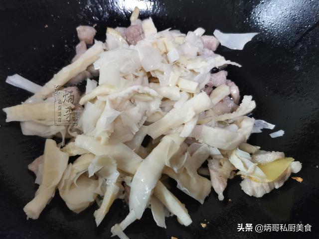 柳州螺蛳粉因它才有了“灵魂”，加点肉简单一炒，秒变下饭菜真香