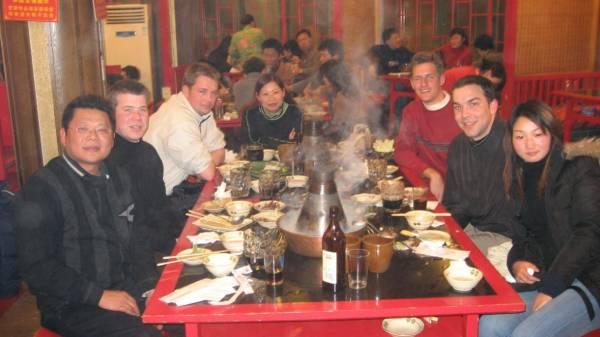 火锅|王德中：去年春节吃完火锅，我们就急着筹备口罩了