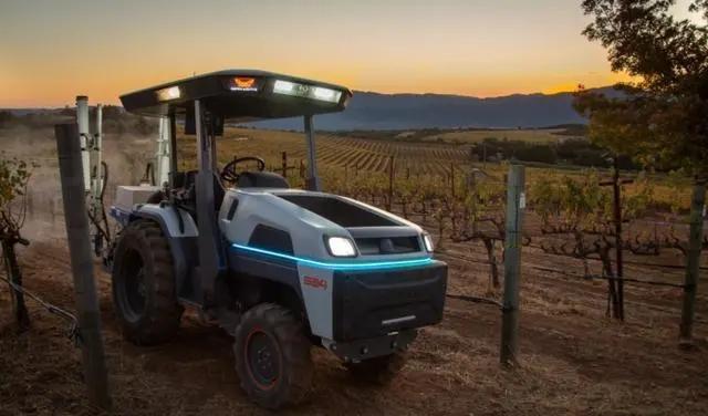 公司|凯斯纽荷兰工业集团完成对Monarch拖拉机少数股权投资