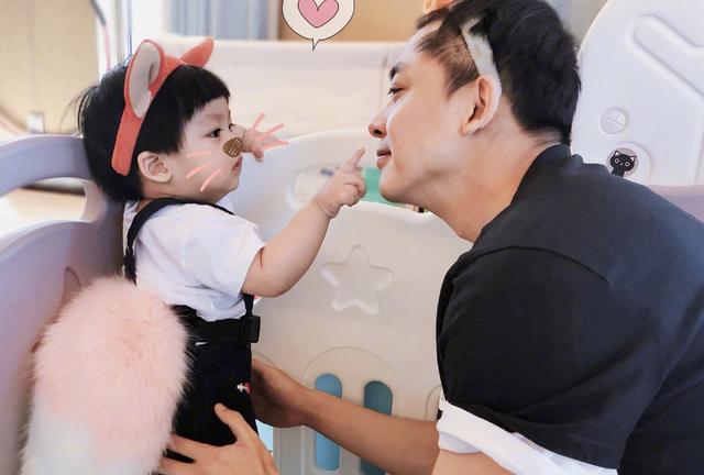 因戏生情,没想到戏外“小燕子”和“尔康”的婚后生活这么甜|资讯早知道