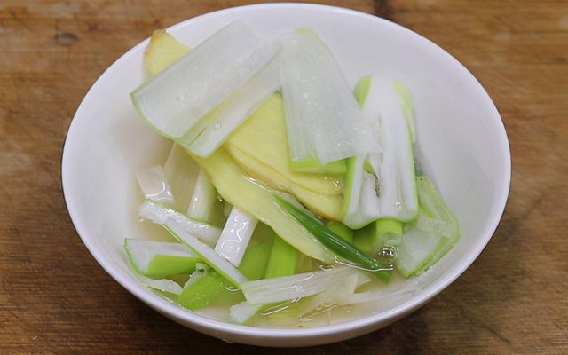 农家清炒牛肉丝，记住2点，牛肉鲜嫩不柴，好吃下饭，老少皆宜