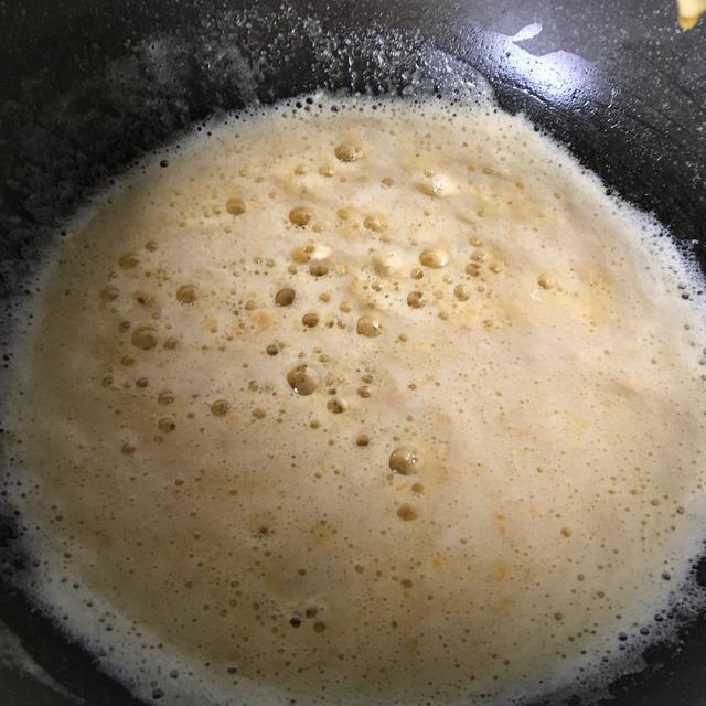 金沙虾，一个鲜字说不完，一口咬到底，才知道外酥里嫩是什么意思