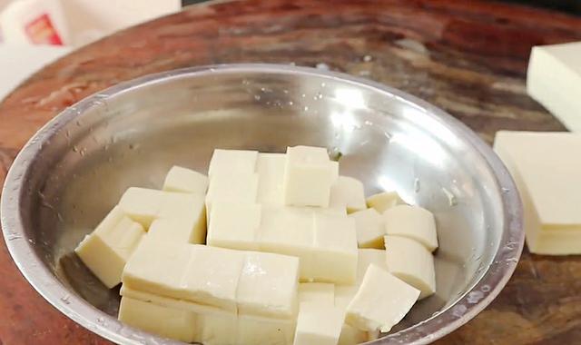 原来这才是麻婆豆腐的正确做法，教你几个诀窍，豆腐入味又下饭