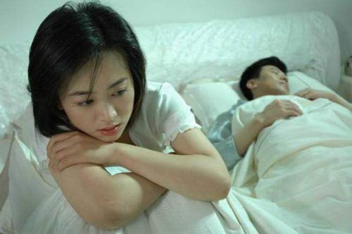 超级宝妈▲“老公和宝宝抢母乳？”只因不想浪费，网友：你好意思吗？