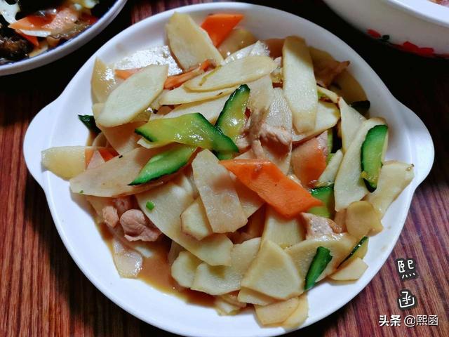 晒老妈生日宴，9菜1汤荤素搭配，朋友都说：比饭店经济又实惠