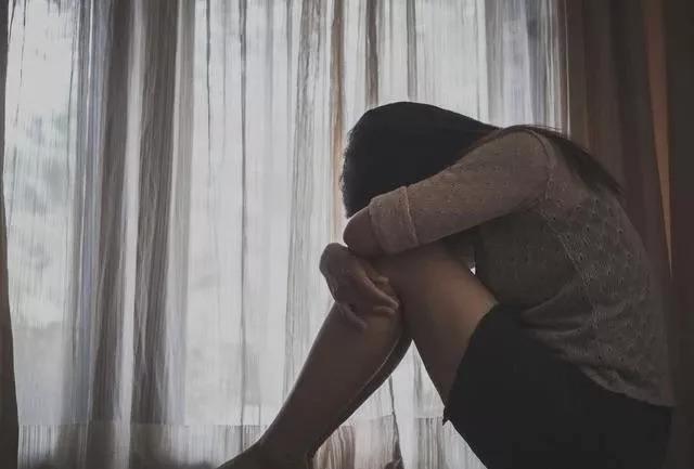 「画说育儿」当年被亲妈连捅14刀后活埋的男婴，如今怎么样？网友：必有后福