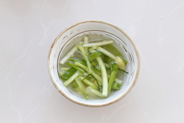 肉丸子不用油炸，蒸一蒸就上桌，香嫩好吃营养不流失，老少皆宜