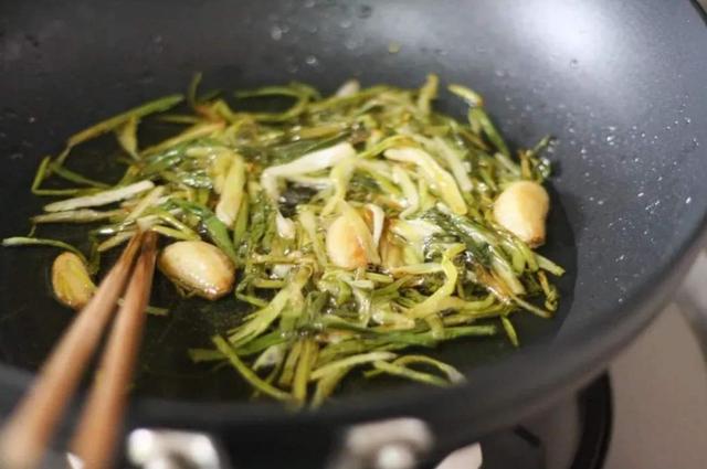 生滚猪杂粥这样做太美味了，鲜嫩爽滑无腥味，广东人直流口水