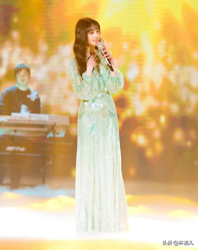 时尚迪科夏天做仙女，一定要带点“绿”才行，杨幂、钟楚曦都把绿色穿活了