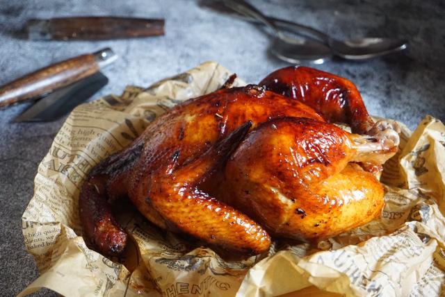 烤鸡这样做，汁水饱满，上桌就抢光，只因加了这一样东西