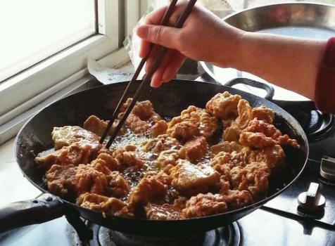 纯美小青年|吃进嘴的是美食,动刀子出来的就是“肉瘤”,这食物坑了多少娃