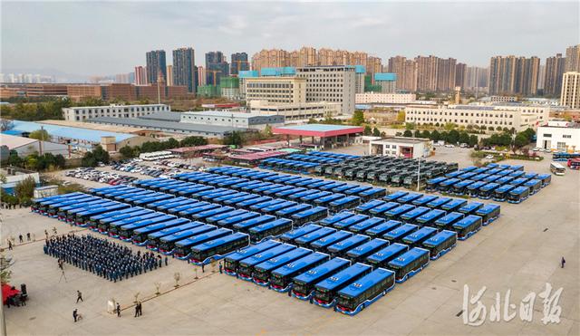 河北石家庄：集中上线238部“新能源公交车”