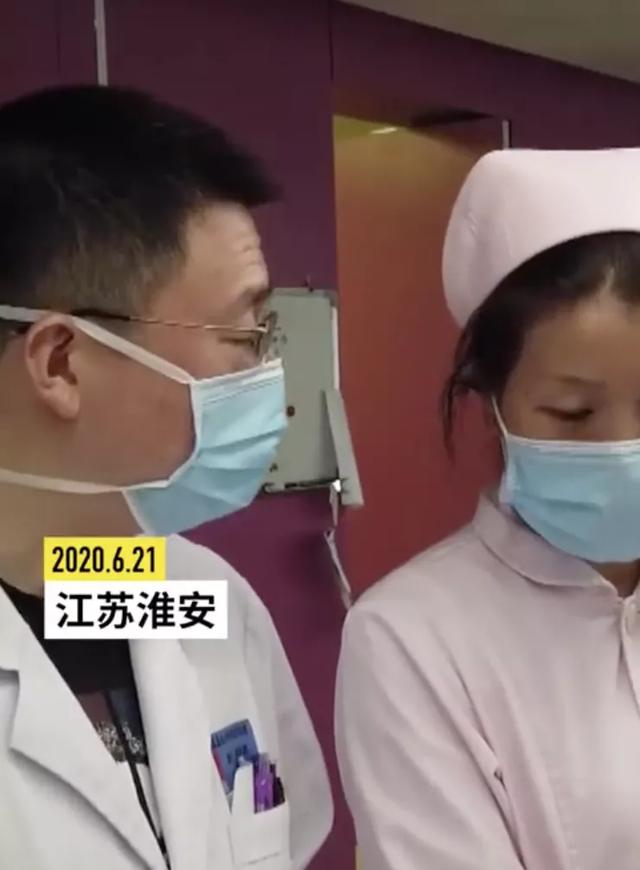 亲人族|危险！女童因为好奇，往自己这个部位塞蜡笔